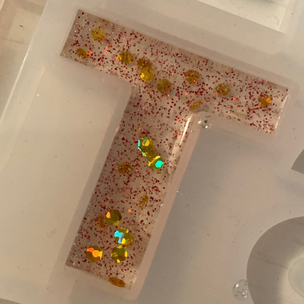 Resin keychains - Picture 5 of 5